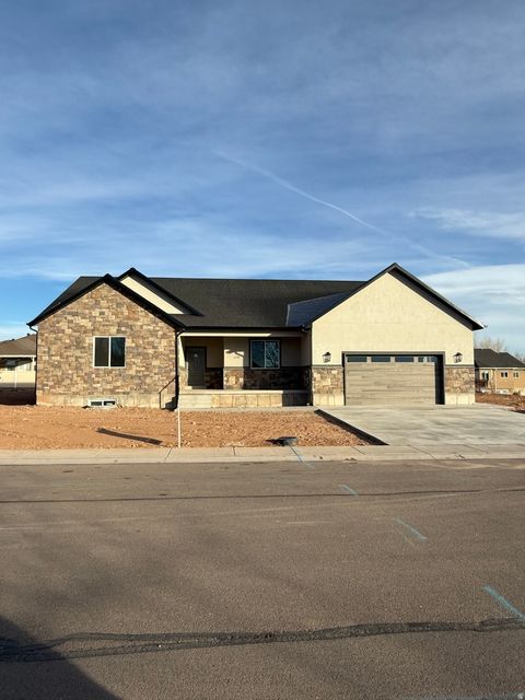 Photo of 1198 W GRAYHAWK LOOP, Roosevelt, UT 84066 (MLS # 2126428)