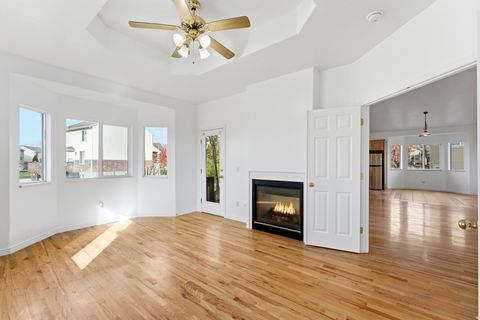Tiny photo for 1430 S HEATHER LN, Syracuse, UT 84075 (MLS # 2124978)