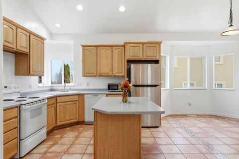 Tiny photo for 1430 S HEATHER LN, Syracuse, UT 84075 (MLS # 2124978)