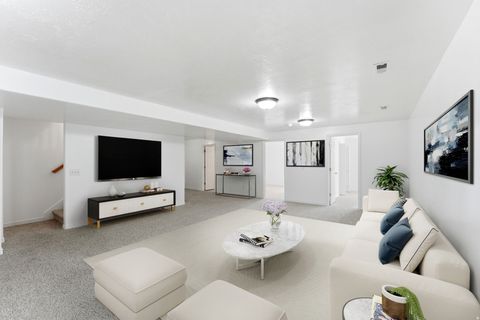 Tiny photo for 1430 S HEATHER LN, Syracuse, UT 84075 (MLS # 2124978)