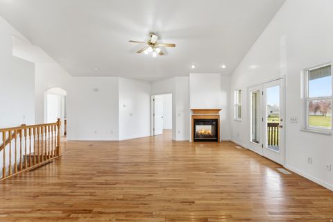 Tiny photo for 1430 S HEATHER LN, Syracuse, UT 84075 (MLS # 2124978)