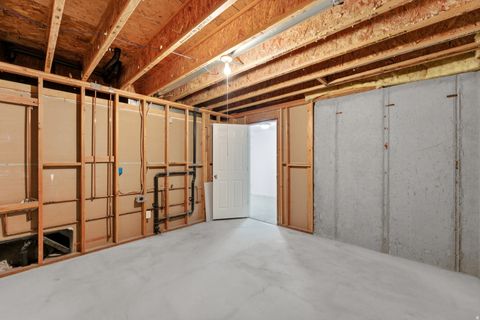 Tiny photo for 1430 S HEATHER LN, Syracuse, UT 84075 (MLS # 2124978)