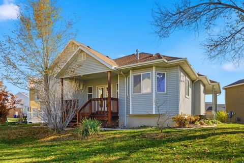 Tiny photo for 1430 S HEATHER LN, Syracuse, UT 84075 (MLS # 2124978)
