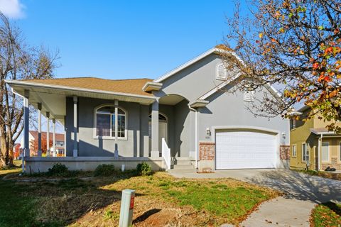 Tiny photo for 1430 S HEATHER LN, Syracuse, UT 84075 (MLS # 2124978)