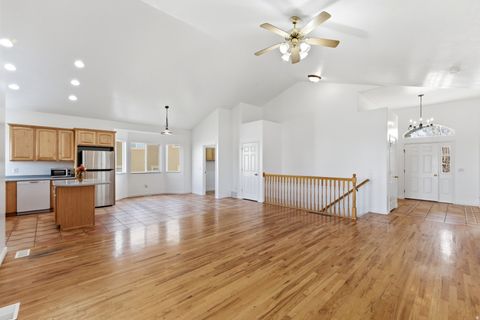 Tiny photo for 1430 S HEATHER LN, Syracuse, UT 84075 (MLS # 2124978)