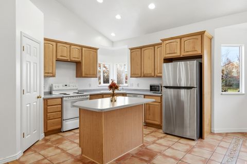 Tiny photo for 1430 S HEATHER LN, Syracuse, UT 84075 (MLS # 2124978)