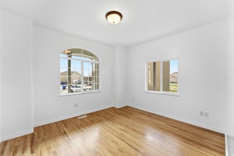 Tiny photo for 1430 S HEATHER LN, Syracuse, UT 84075 (MLS # 2124978)