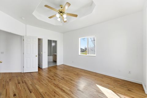 Tiny photo for 1430 S HEATHER LN, Syracuse, UT 84075 (MLS # 2124978)