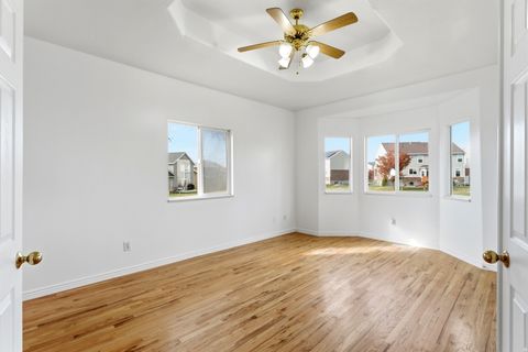 Tiny photo for 1430 S HEATHER LN, Syracuse, UT 84075 (MLS # 2124978)