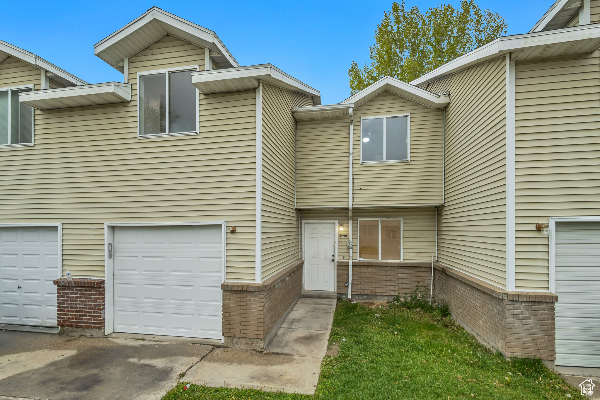4238 W Old Miller Ct, Salt Lake City, Utah image 1