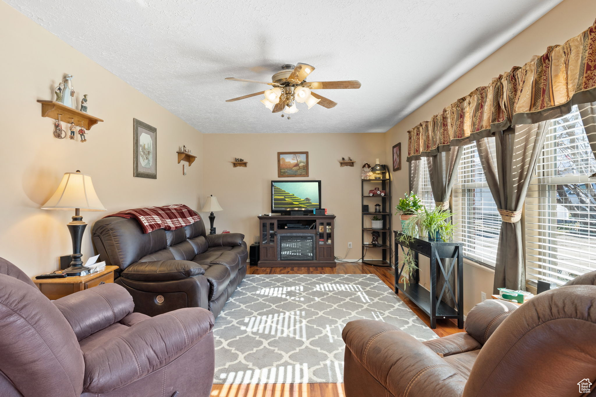 PLEASANT VIEW - Residential