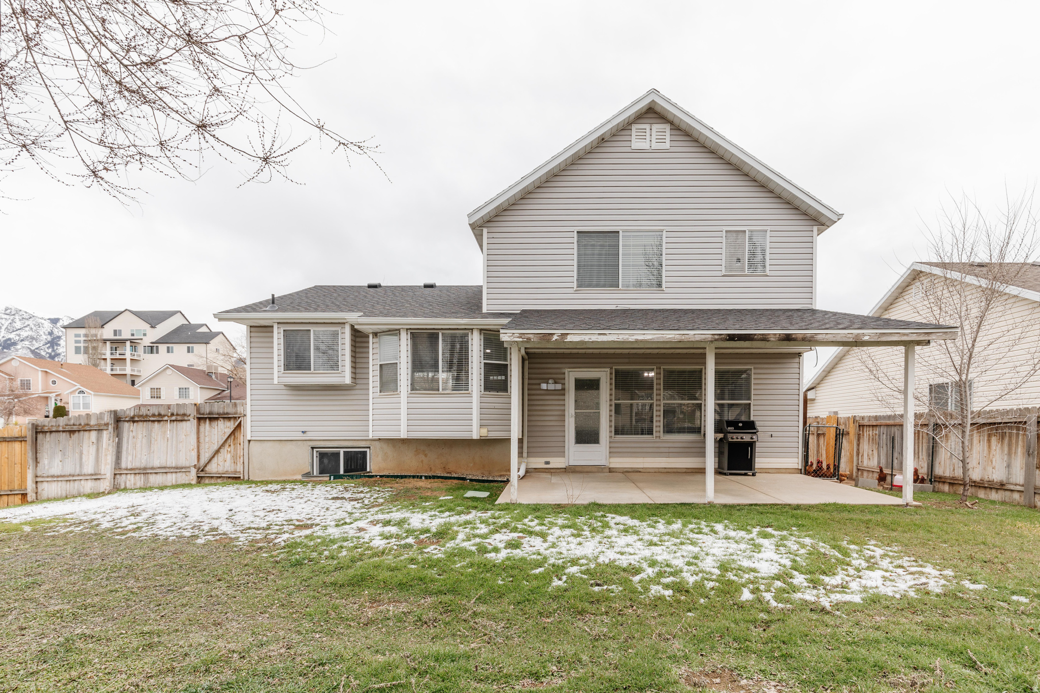 NORTH HILLS ESTATES - Residential