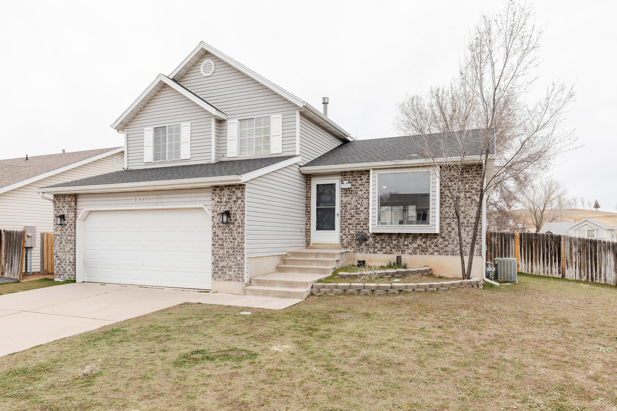 NORTH HILLS ESTATES - Residential