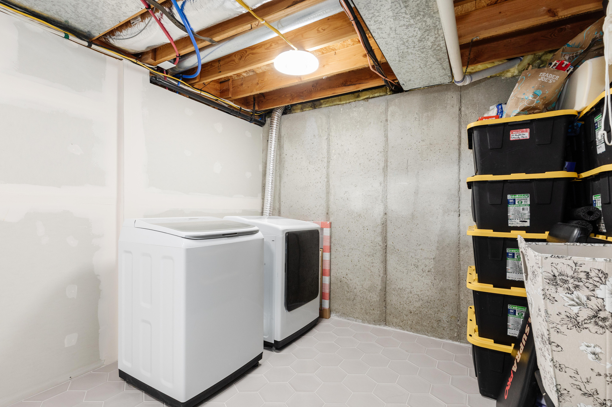 NORTH HILLS ESTATES - Residential