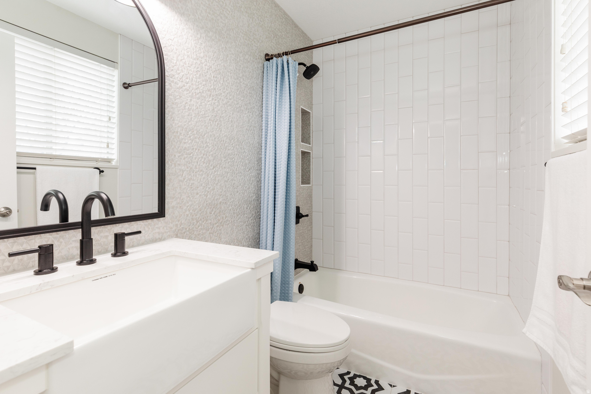 NORTH HILLS ESTATES - Residential