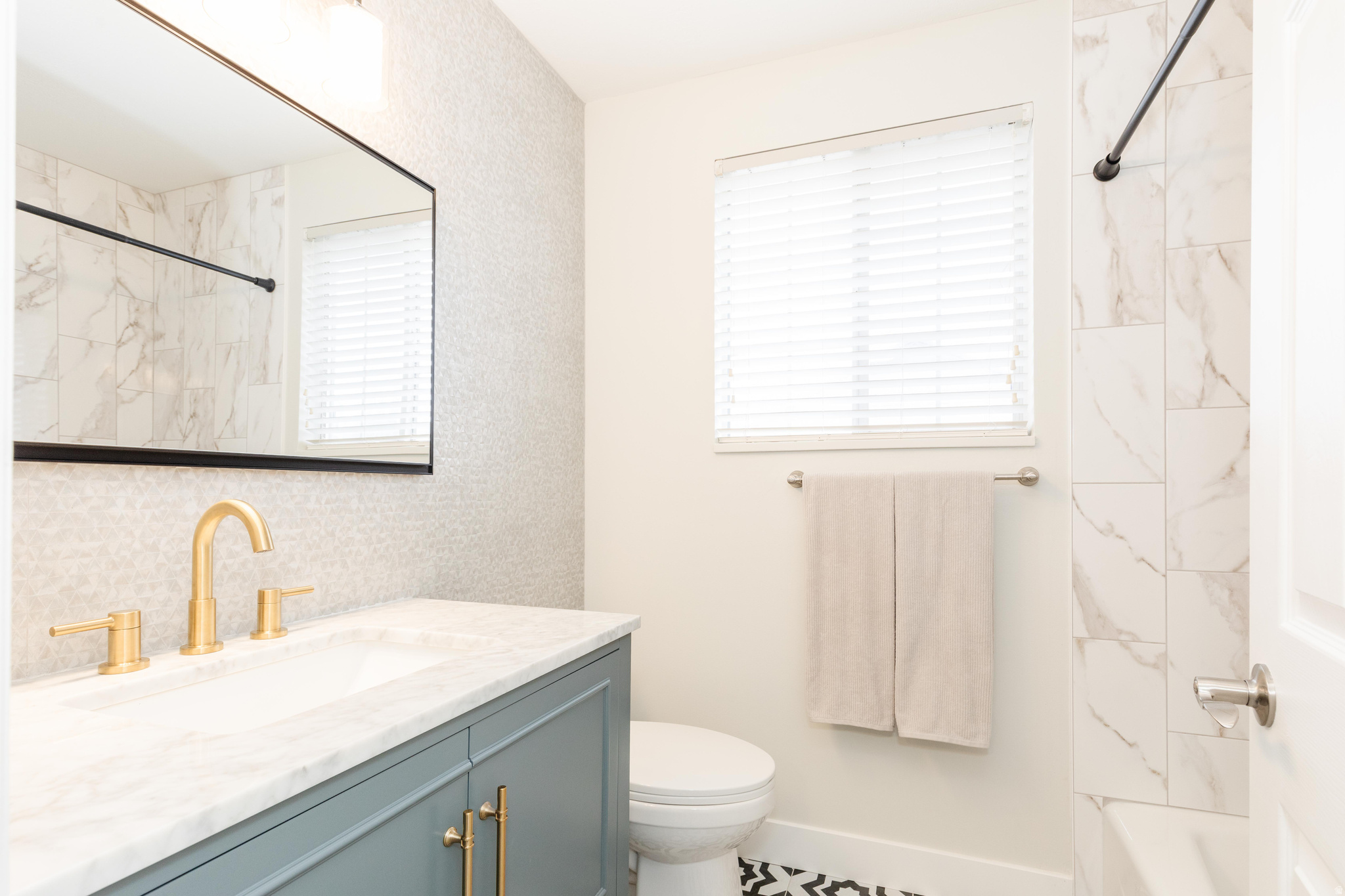 NORTH HILLS ESTATES - Residential