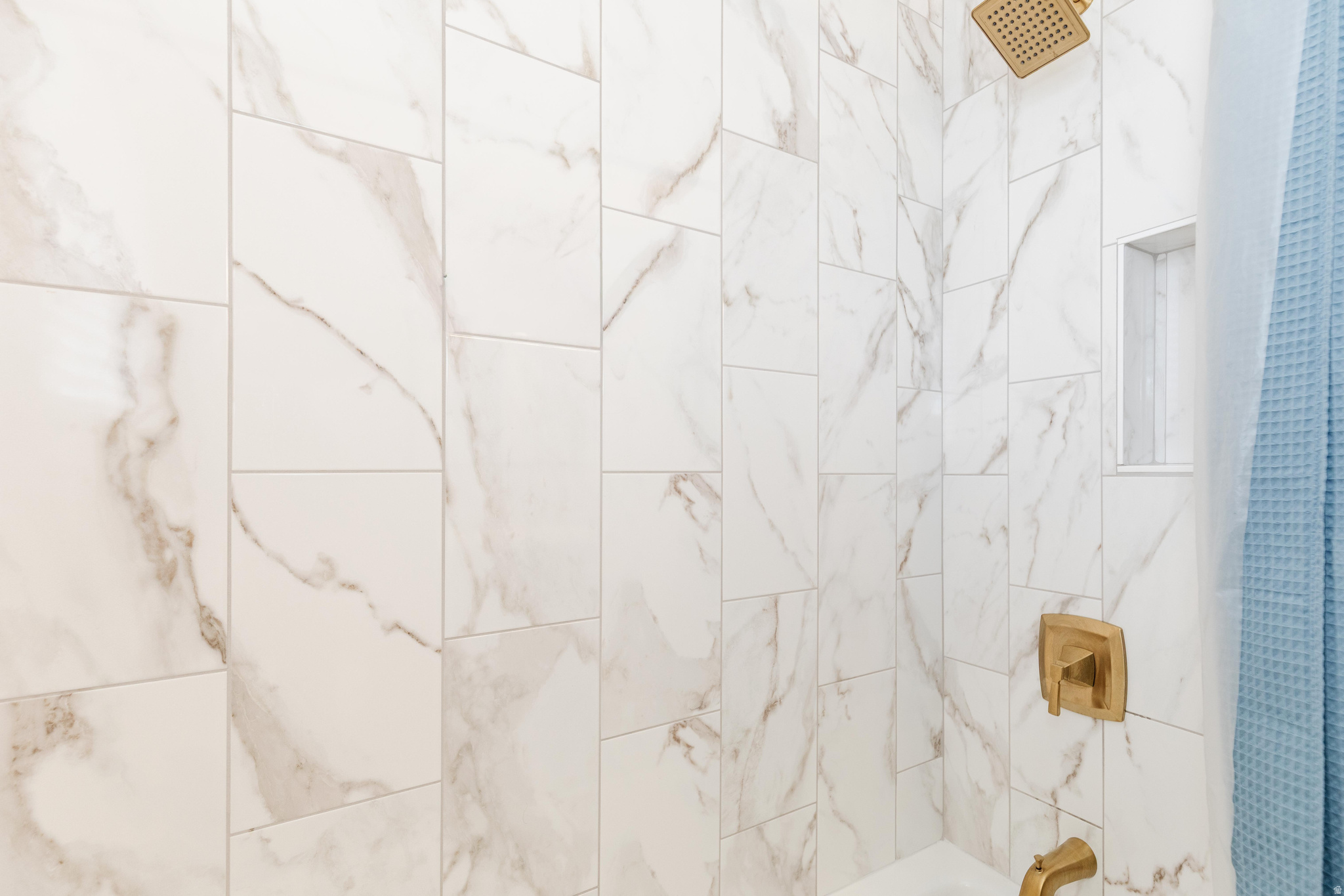 NORTH HILLS ESTATES - Residential