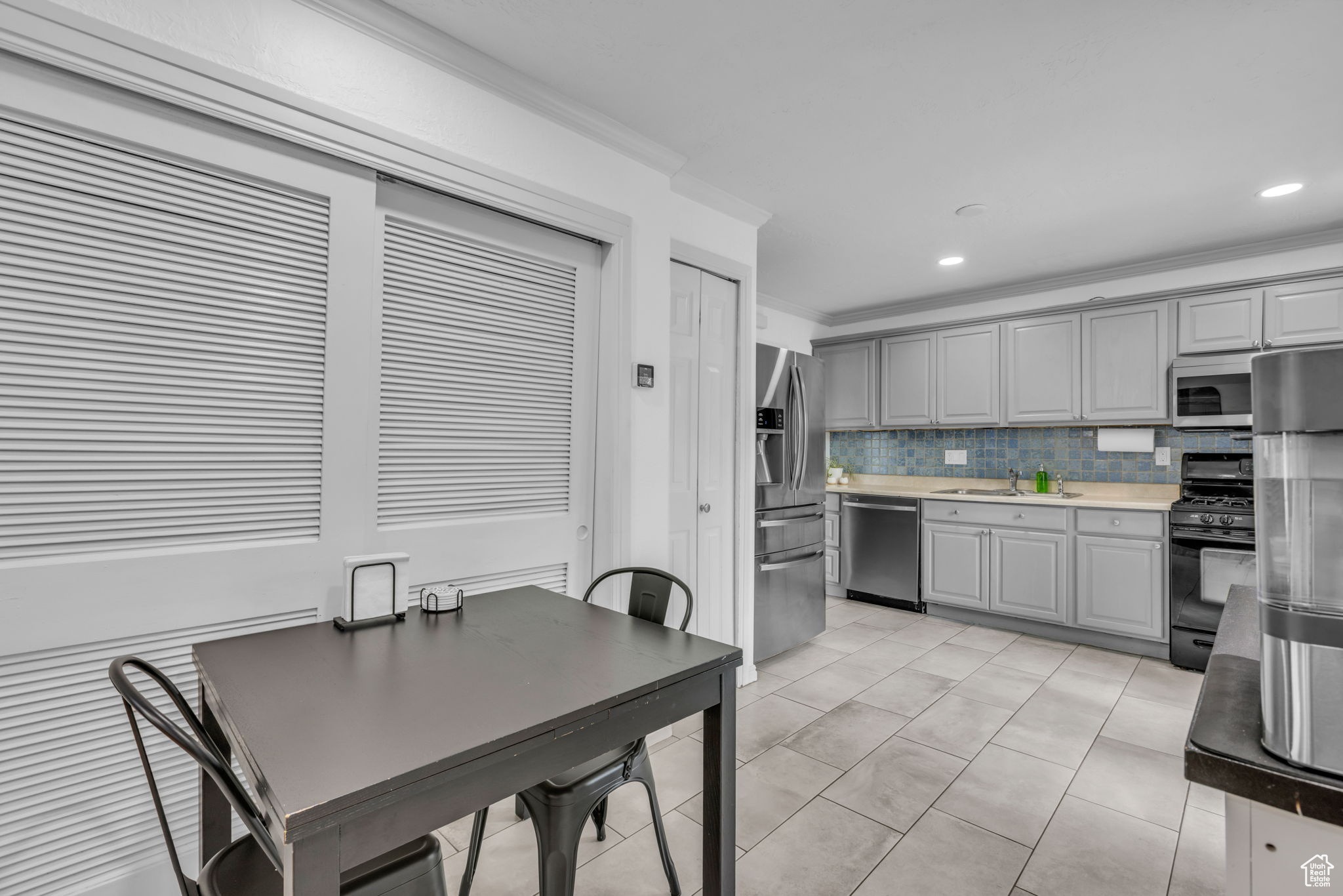 CRESTHOMES ADDITION - Residential