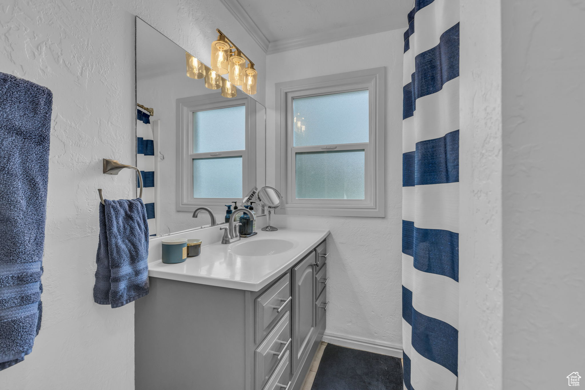 CRESTHOMES ADDITION - Residential