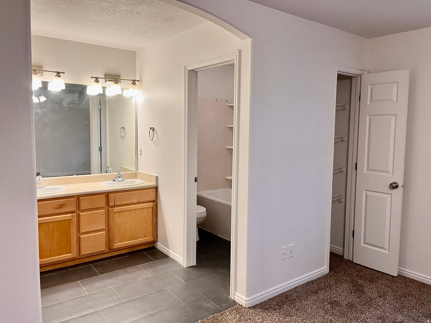 APPLE GROVE - Residential Lease