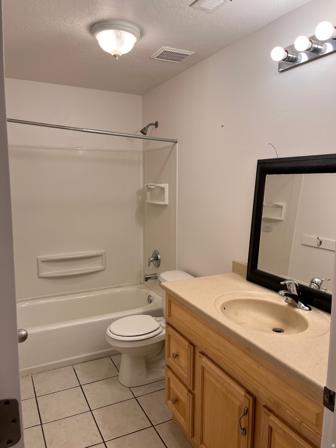 APPLE GROVE - Residential Lease