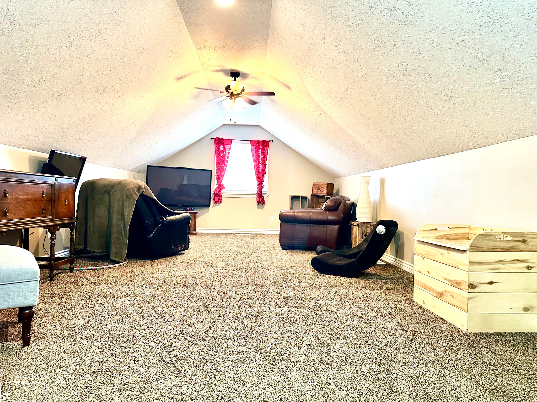 LUCKY ACRES - Residential