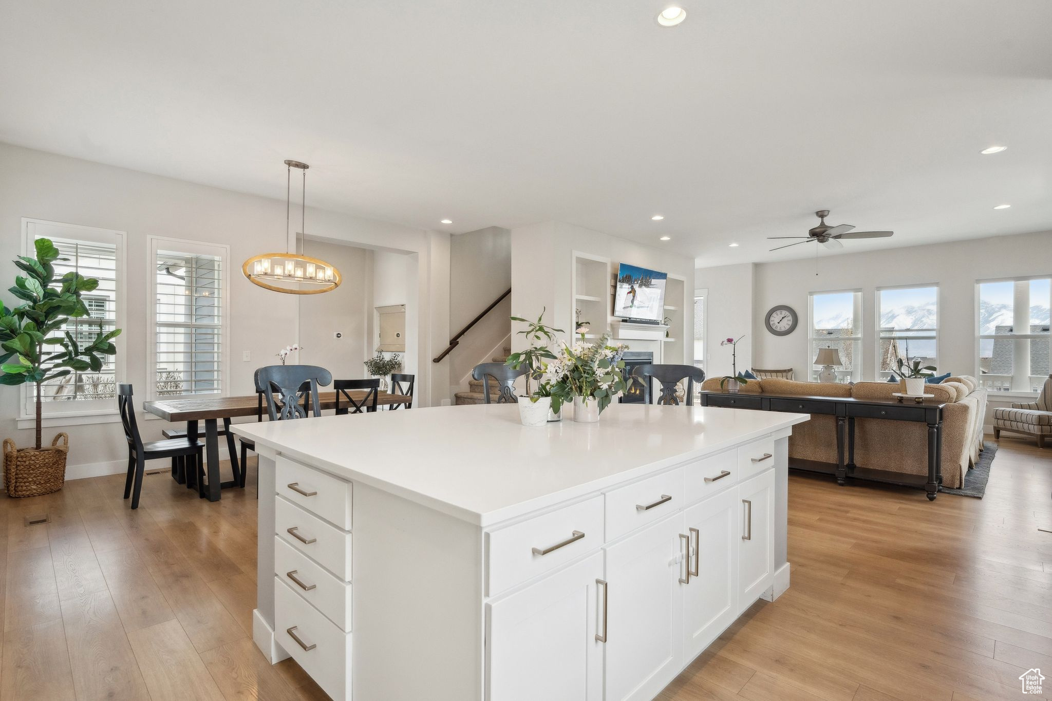 10713 S Lake Terrace Ave, South Jordan, Utah image 9