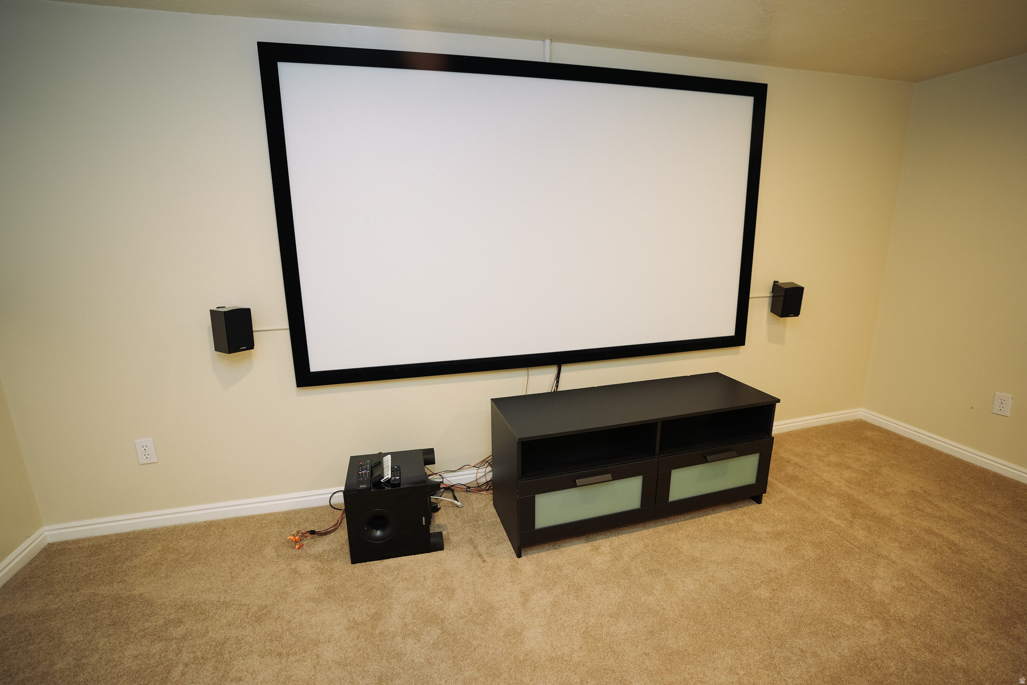 COUNTRY STATION - Residential