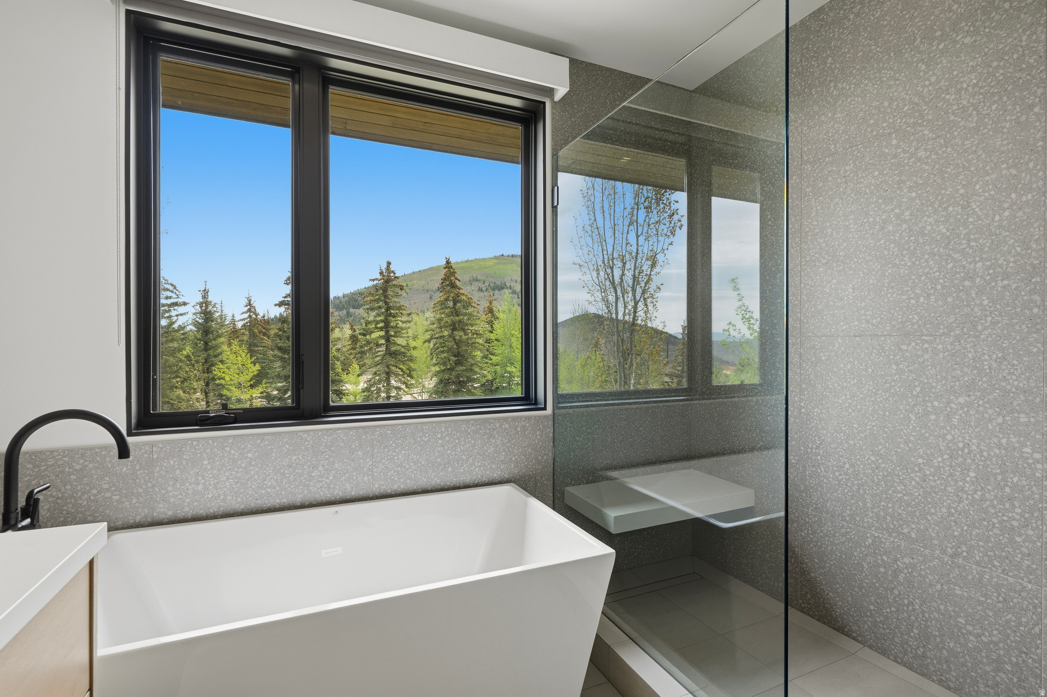 THE RIDGE AT CANYONS - Residential