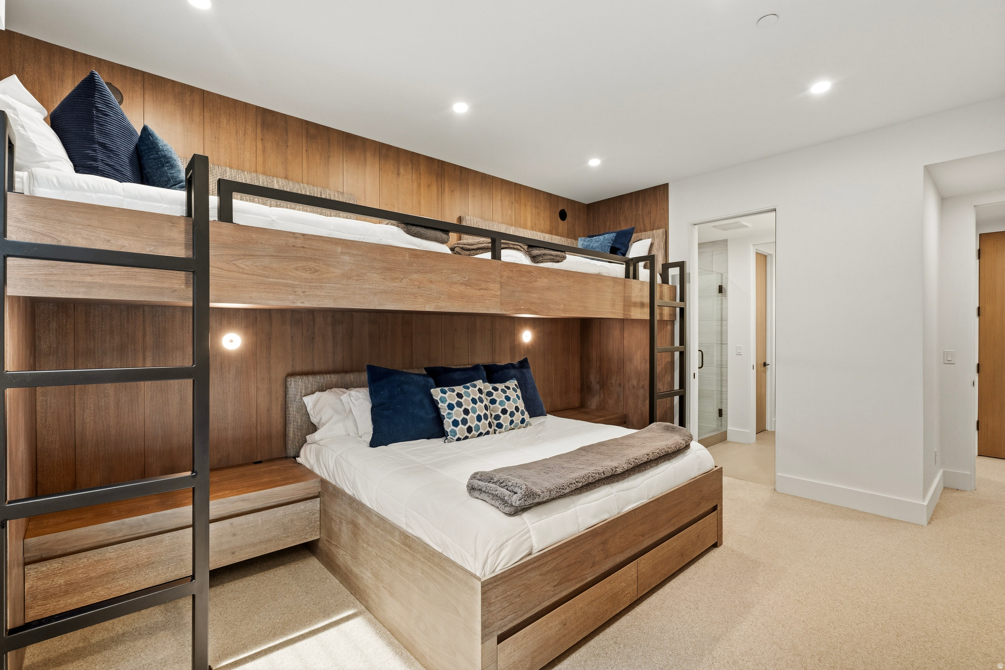 THE RIDGE AT CANYONS - Residential