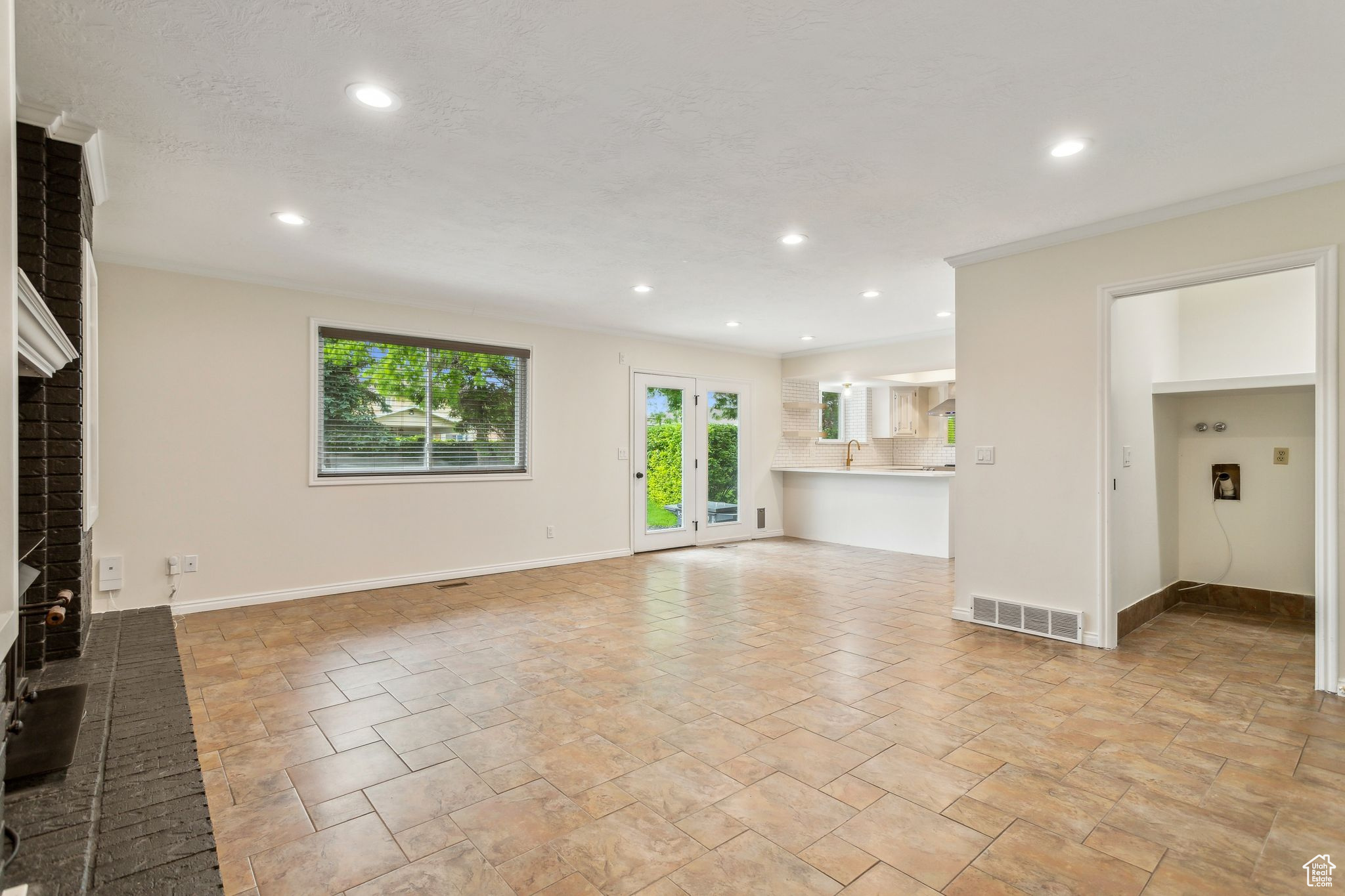 911 W Brookcrest Cir, South Jordan, Utah image 11