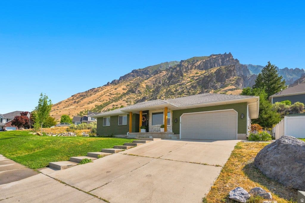Photo of 1112 N 700 E, Springville, UT 84663 (MLS # 2177202)