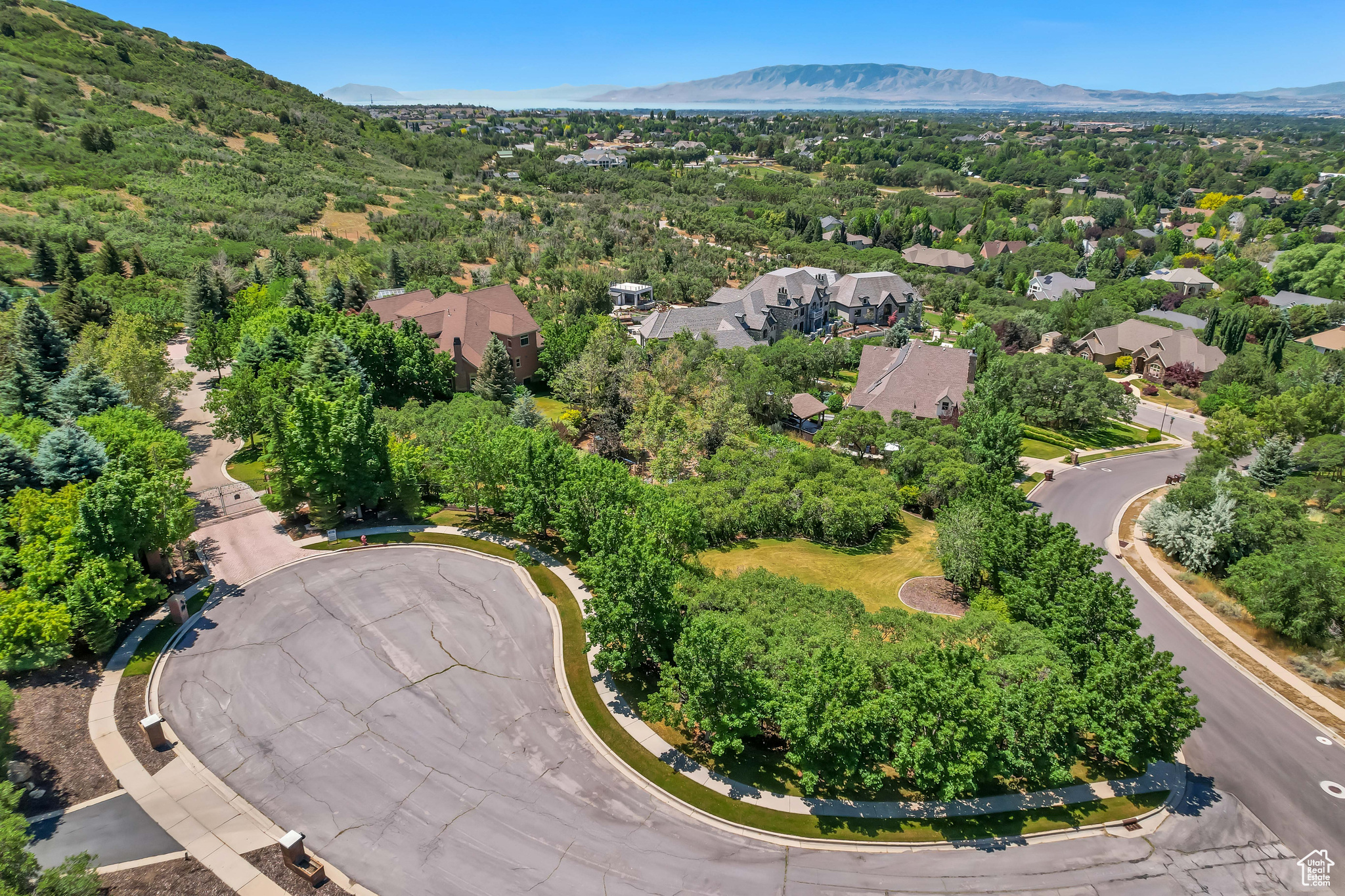 HOLLY VIEW ACRES - Residential