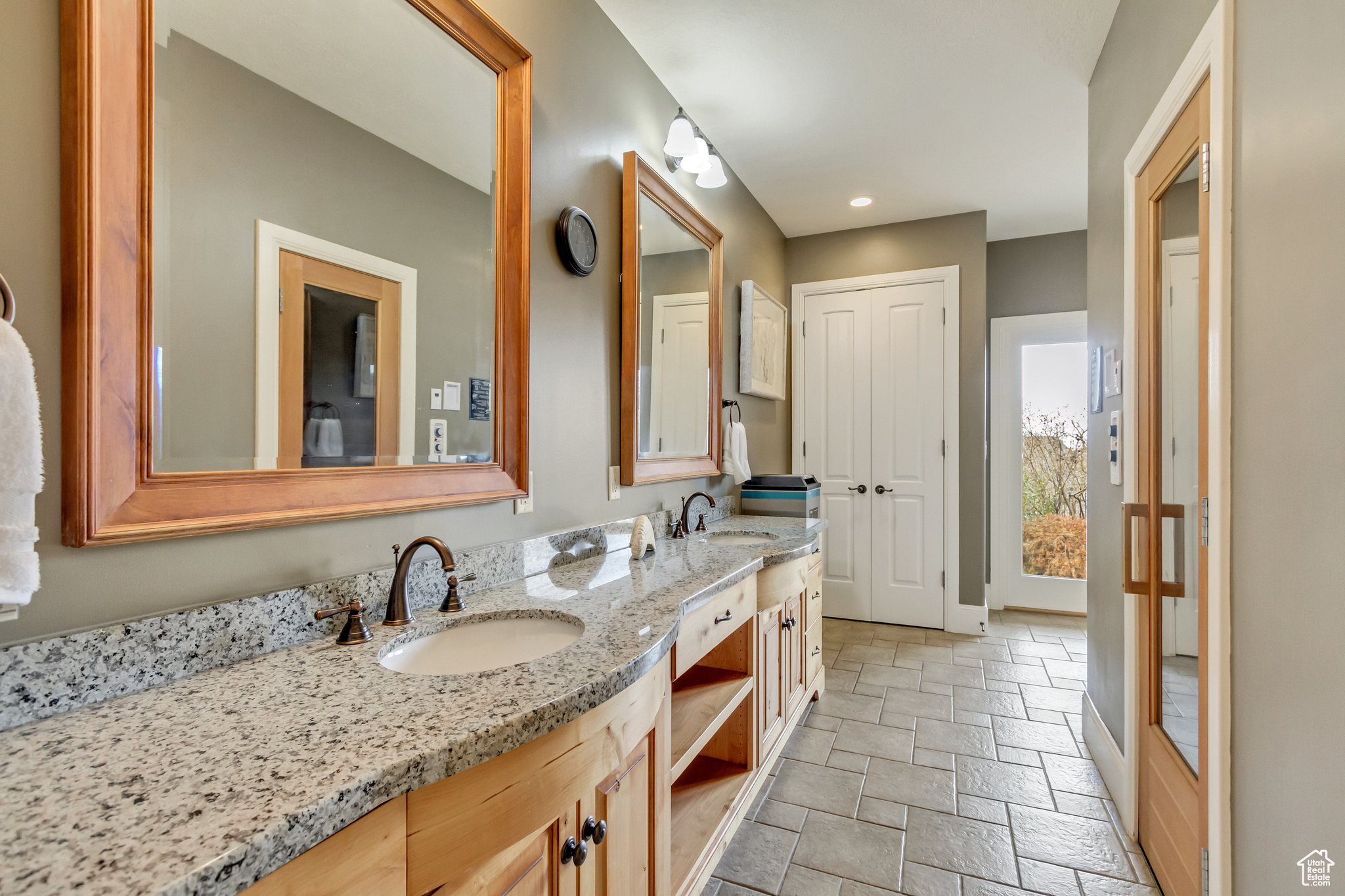 HOLLY VIEW ACRES - Residential