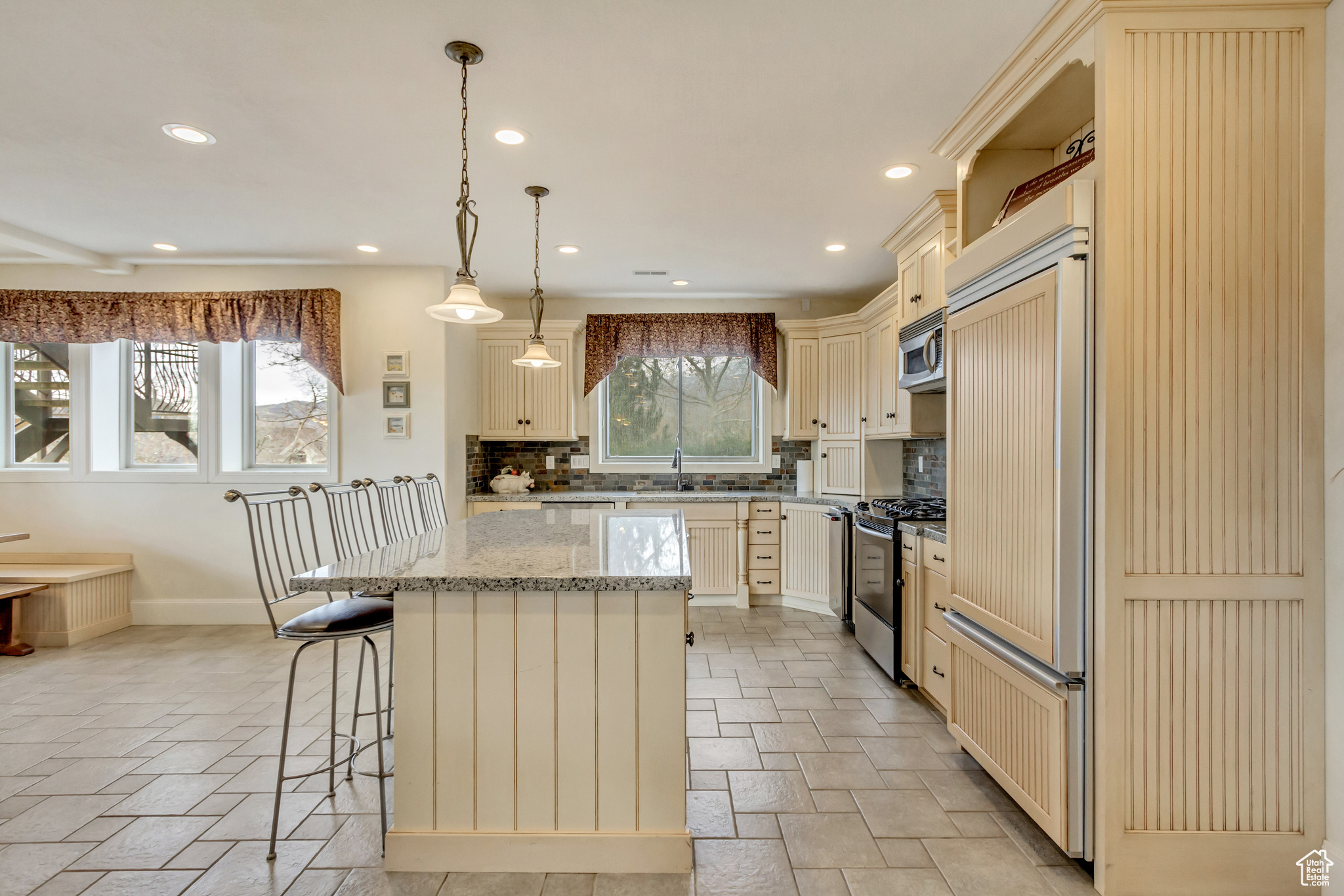 HOLLY VIEW ACRES - Residential