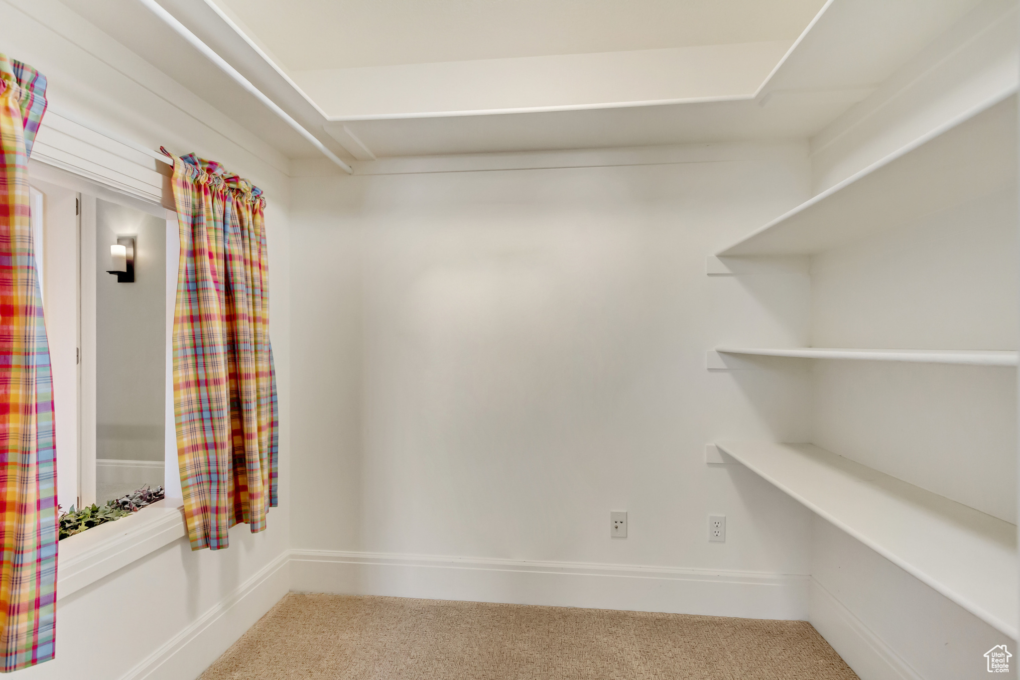 HOLLY VIEW ACRES - Residential