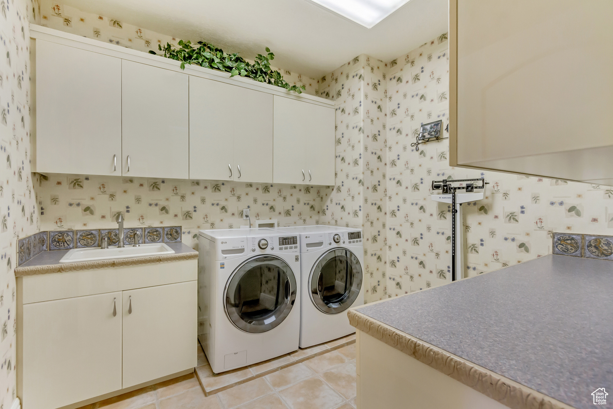 HOLLY VIEW ACRES - Residential