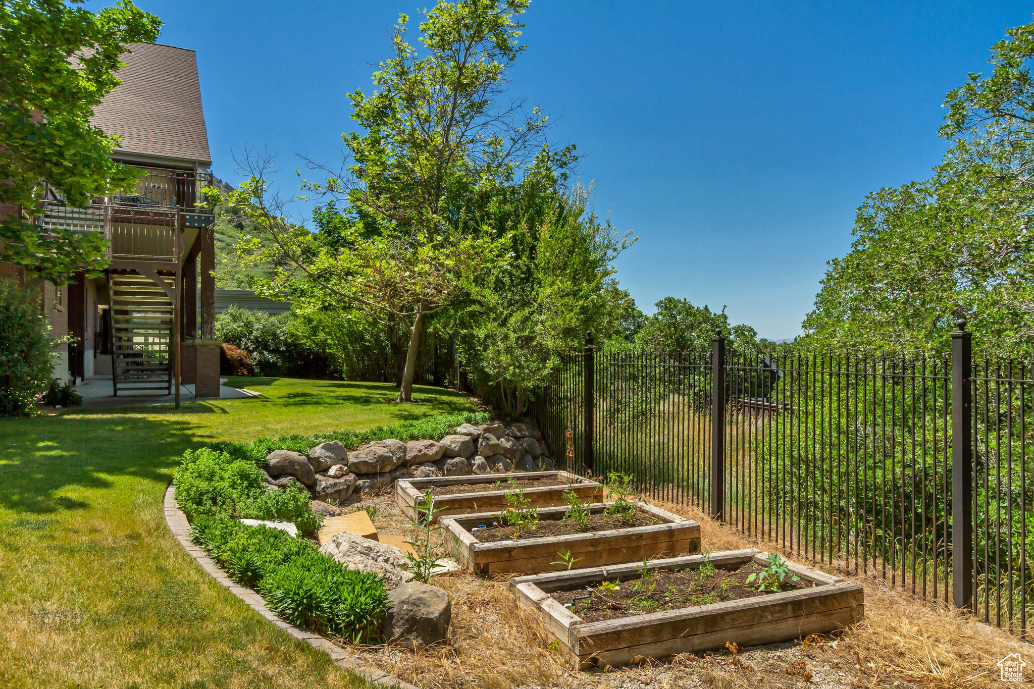 HOLLY VIEW ACRES - Residential