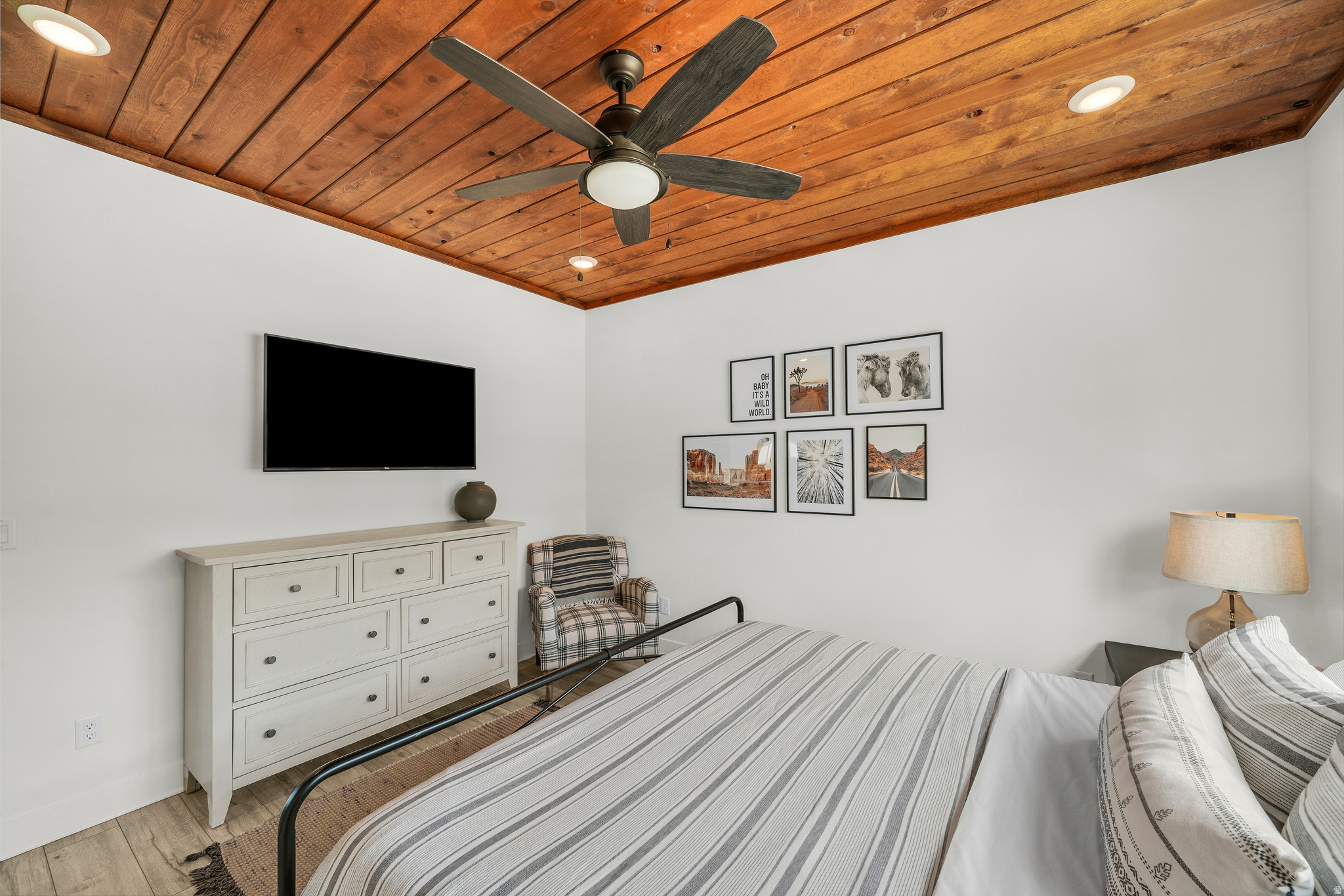 QUARTER CIRCLE H - Residential