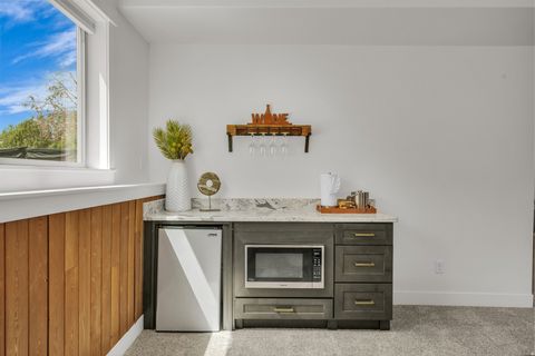 Tiny photo for 10915 PINYON PINE DR, Orderville, UT 84758 (MLS # 2132856)