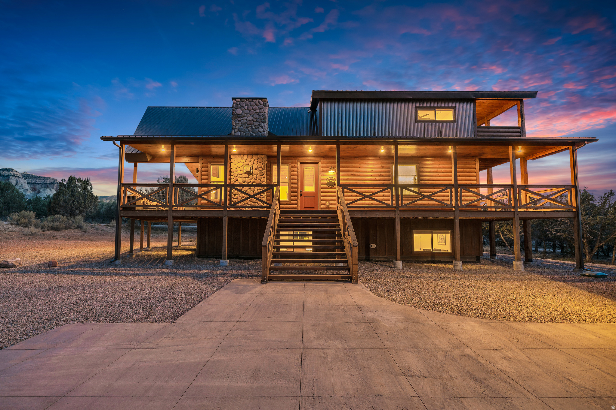 QUARTER CIRCLE H - Residential