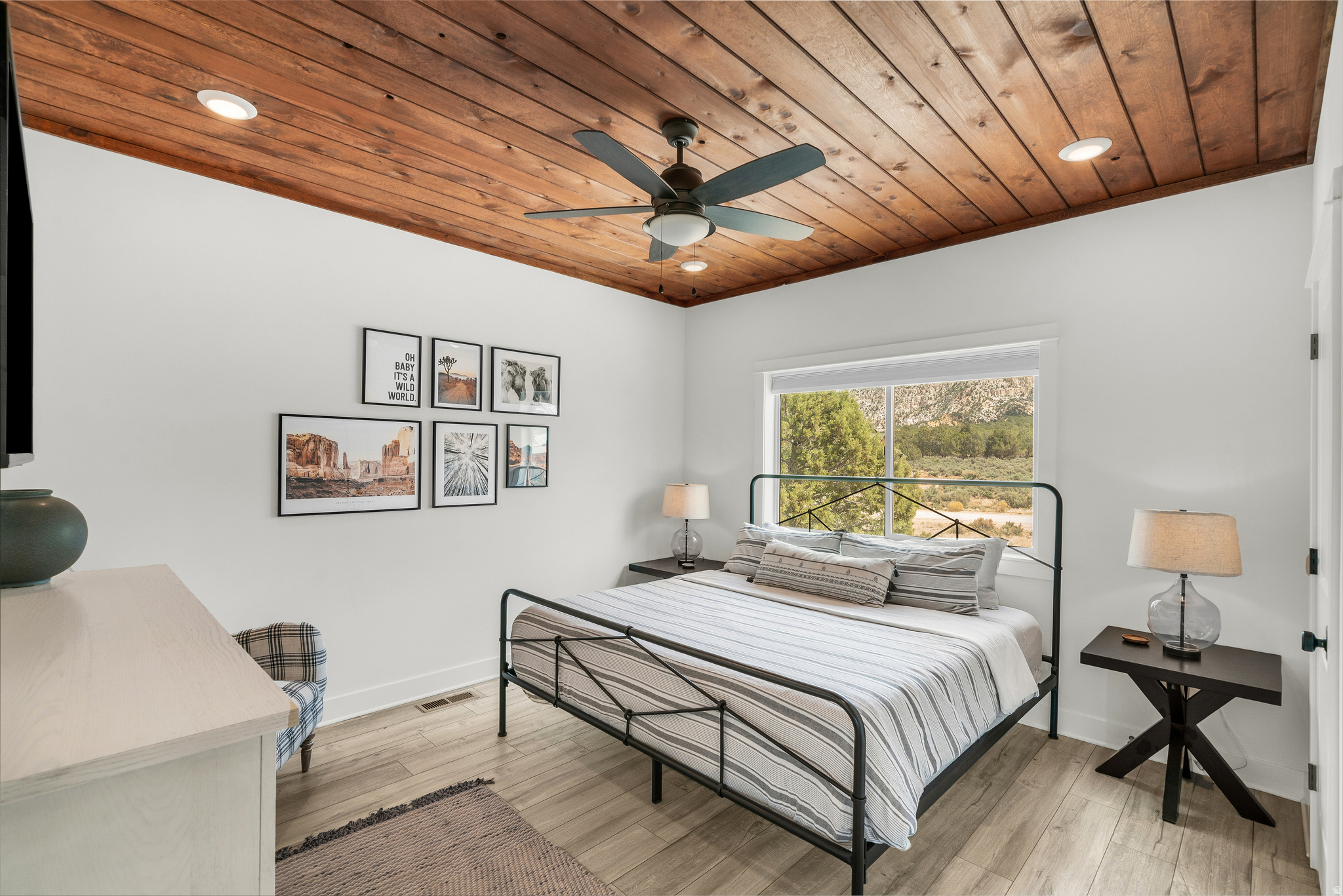 QUARTER CIRCLE H - Residential