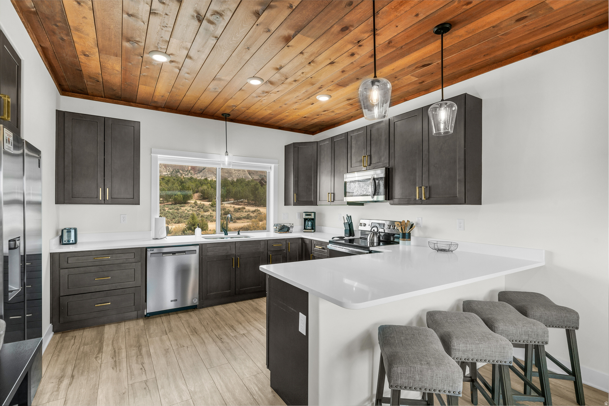 QUARTER CIRCLE H - Residential