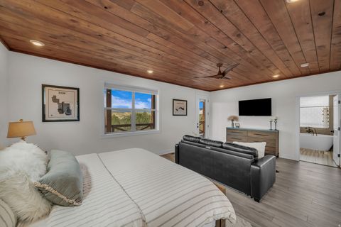 Tiny photo for 10915 PINYON PINE DR, Orderville, UT 84758 (MLS # 2132856)