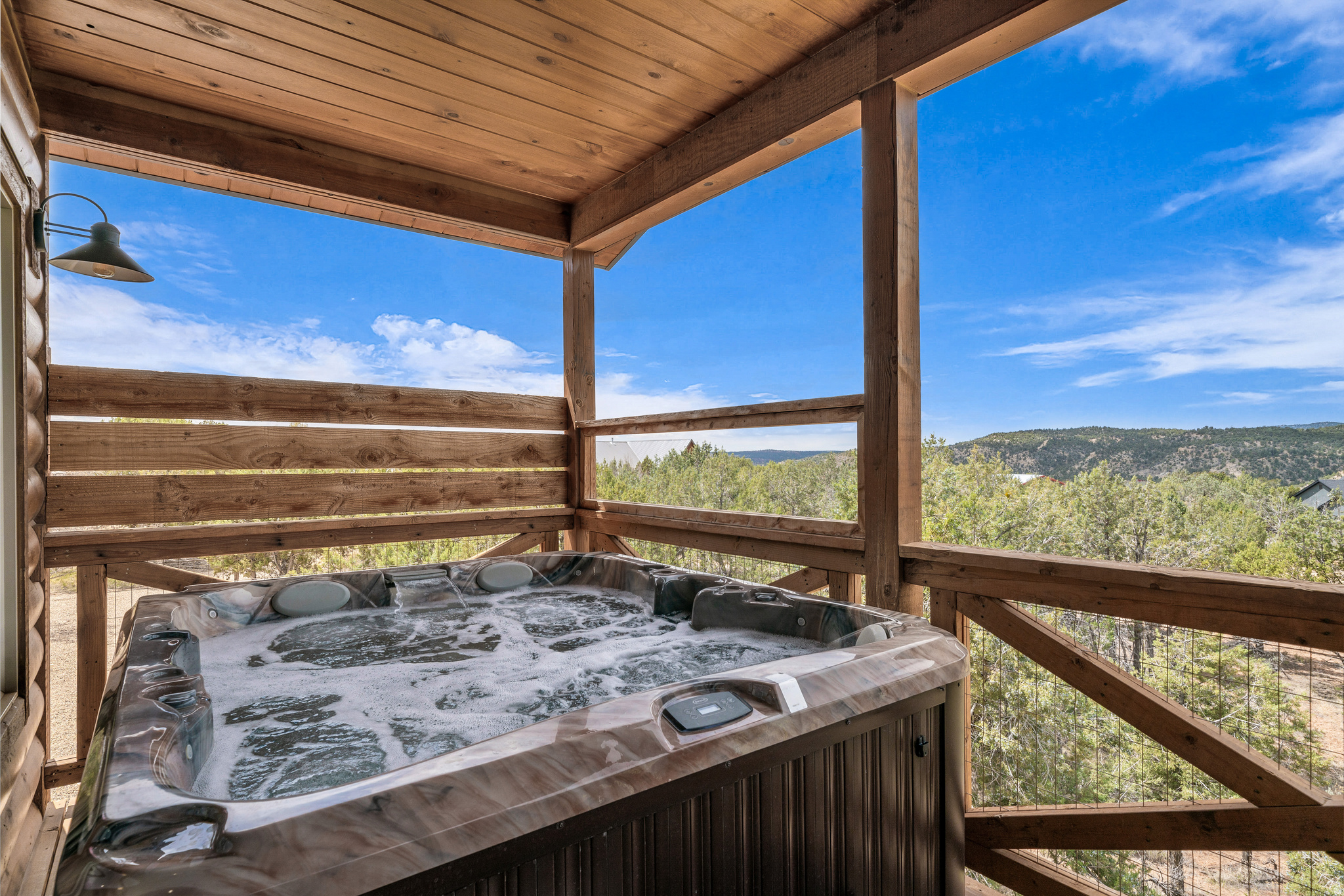 QUARTER CIRCLE H - Residential