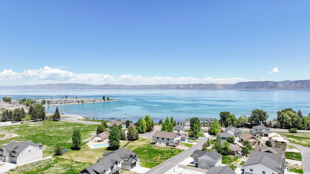 Photo of 356 W RENDEZVOUS WAY, Garden City, UT 84028 (MLS # 2140393)