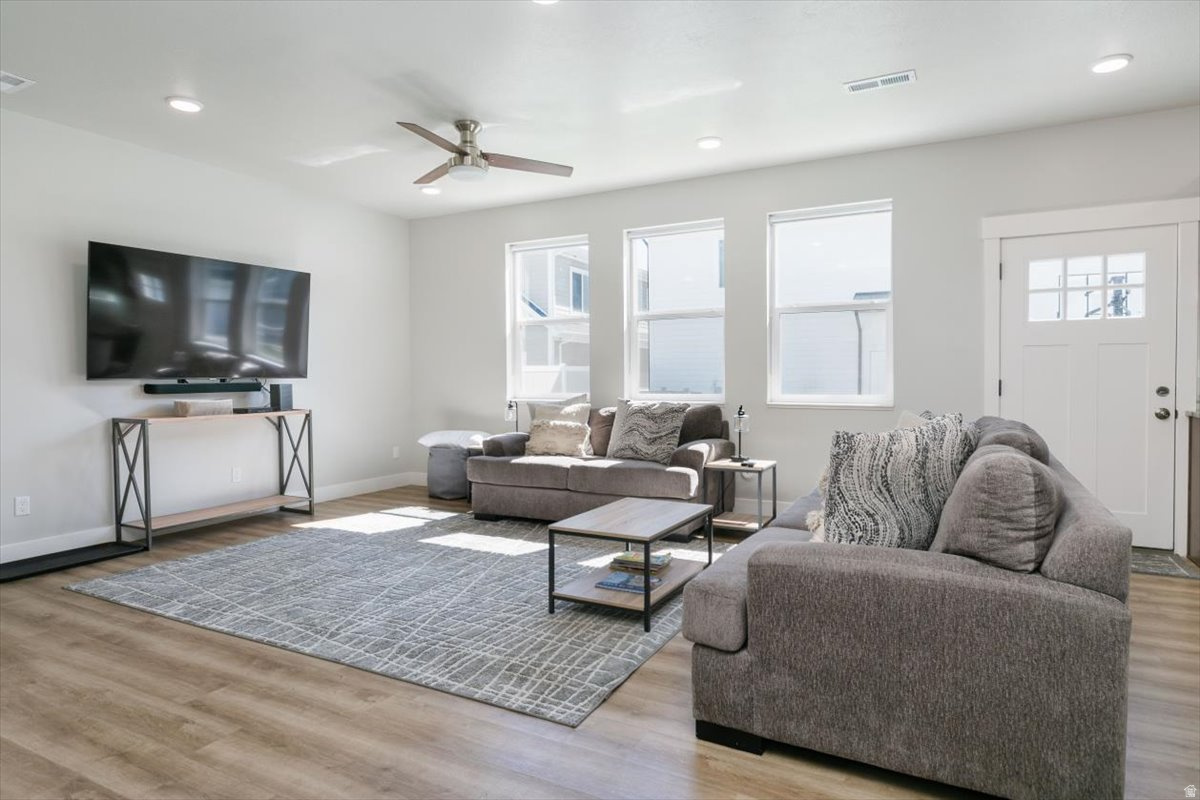 LOCHWOOD - Residential