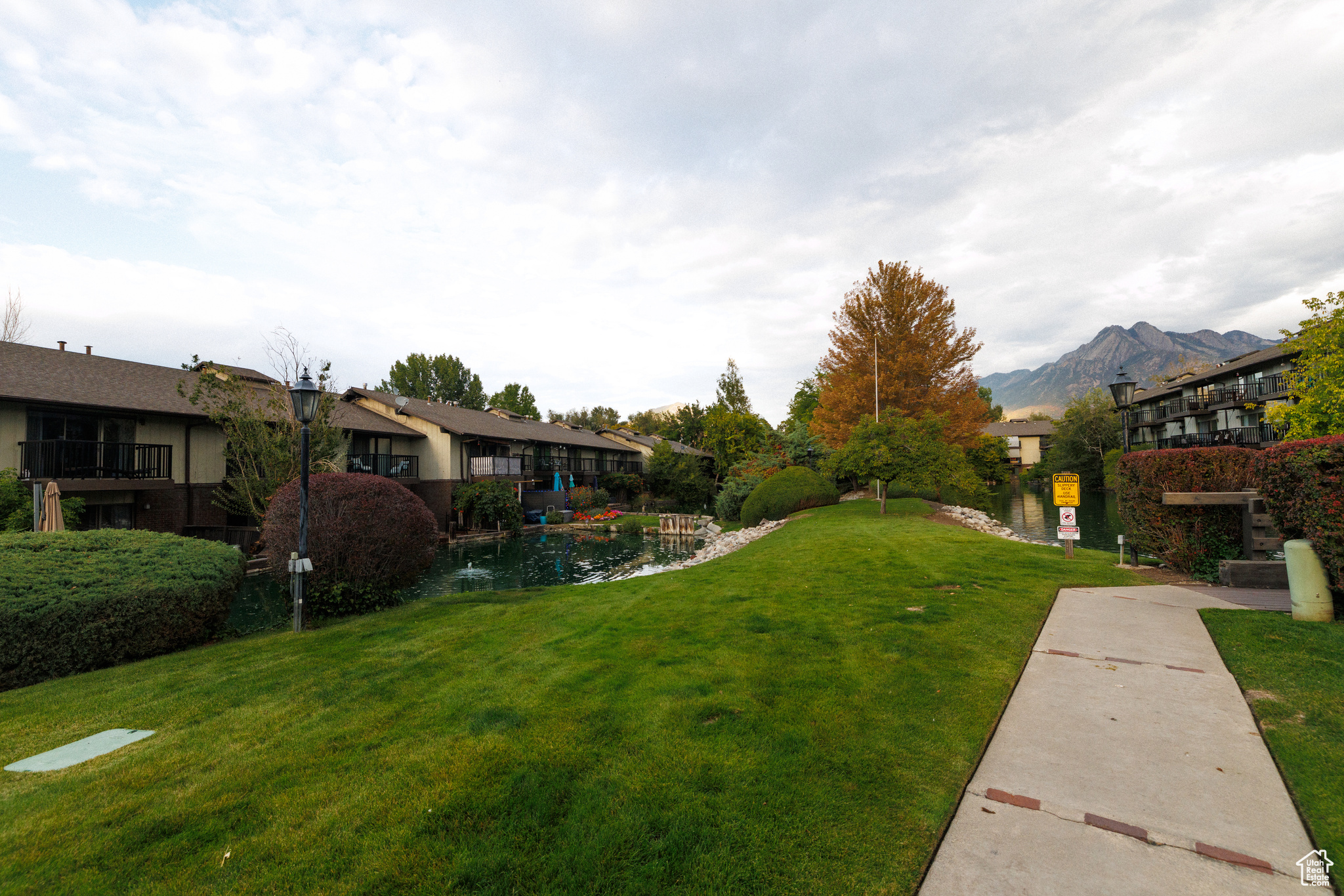 HIDDEN LAKE - Residential