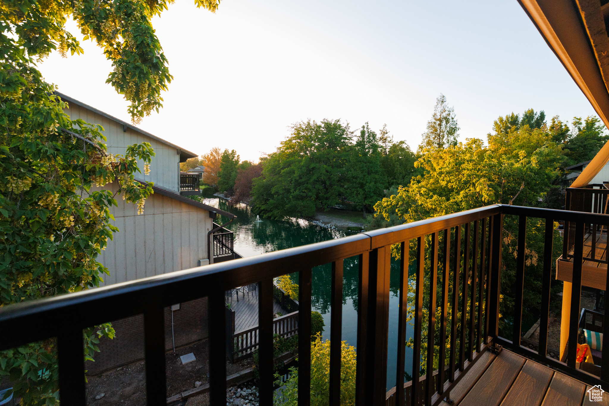 HIDDEN LAKE - Residential