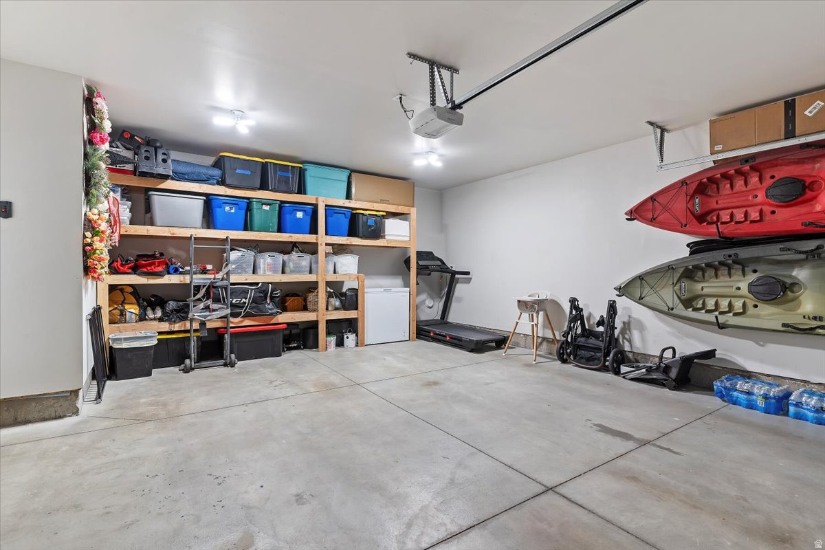 ELLIES LANDING - Residential Lease